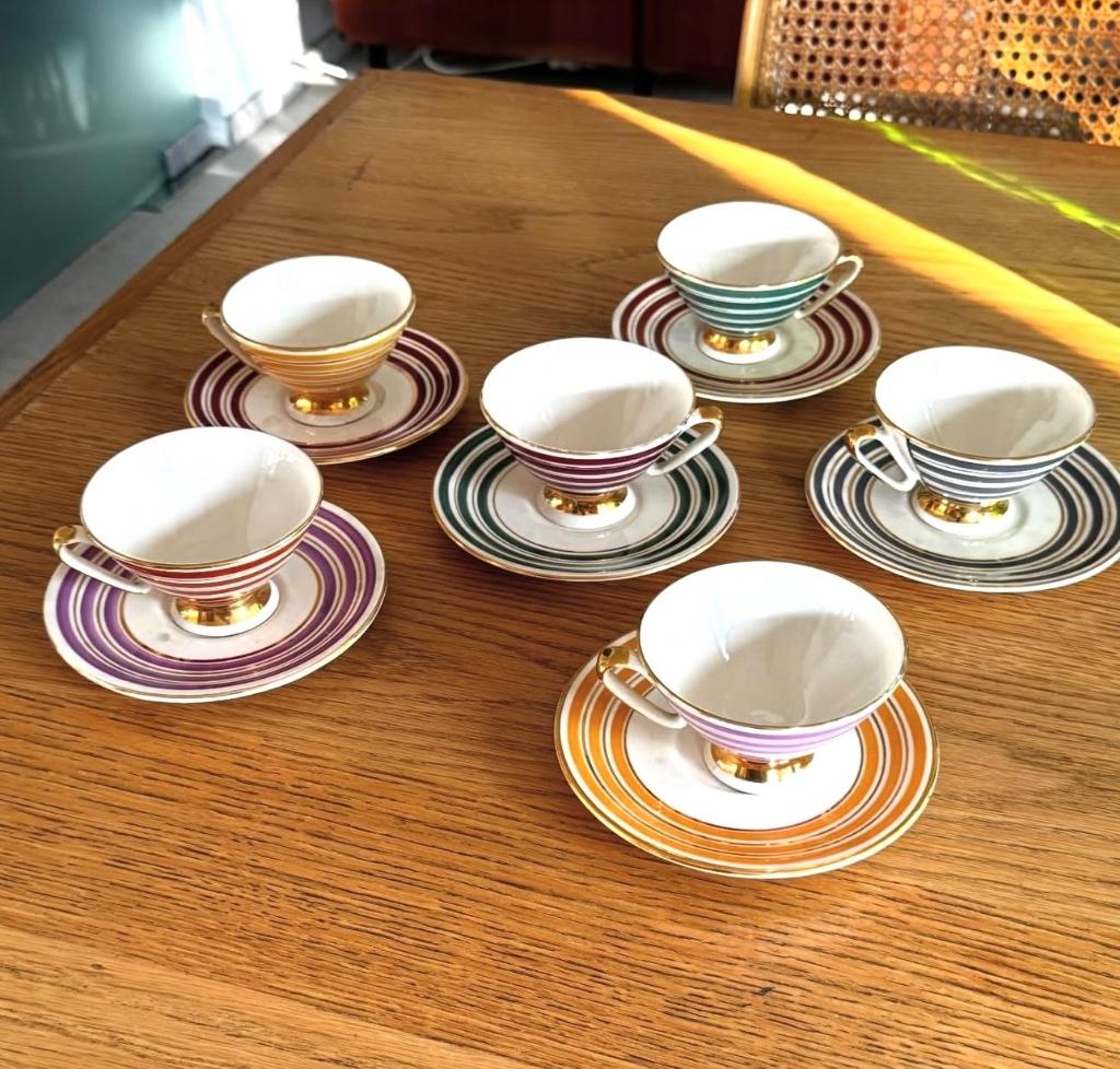 Tasses et soucoupes art déco, Enlèvement