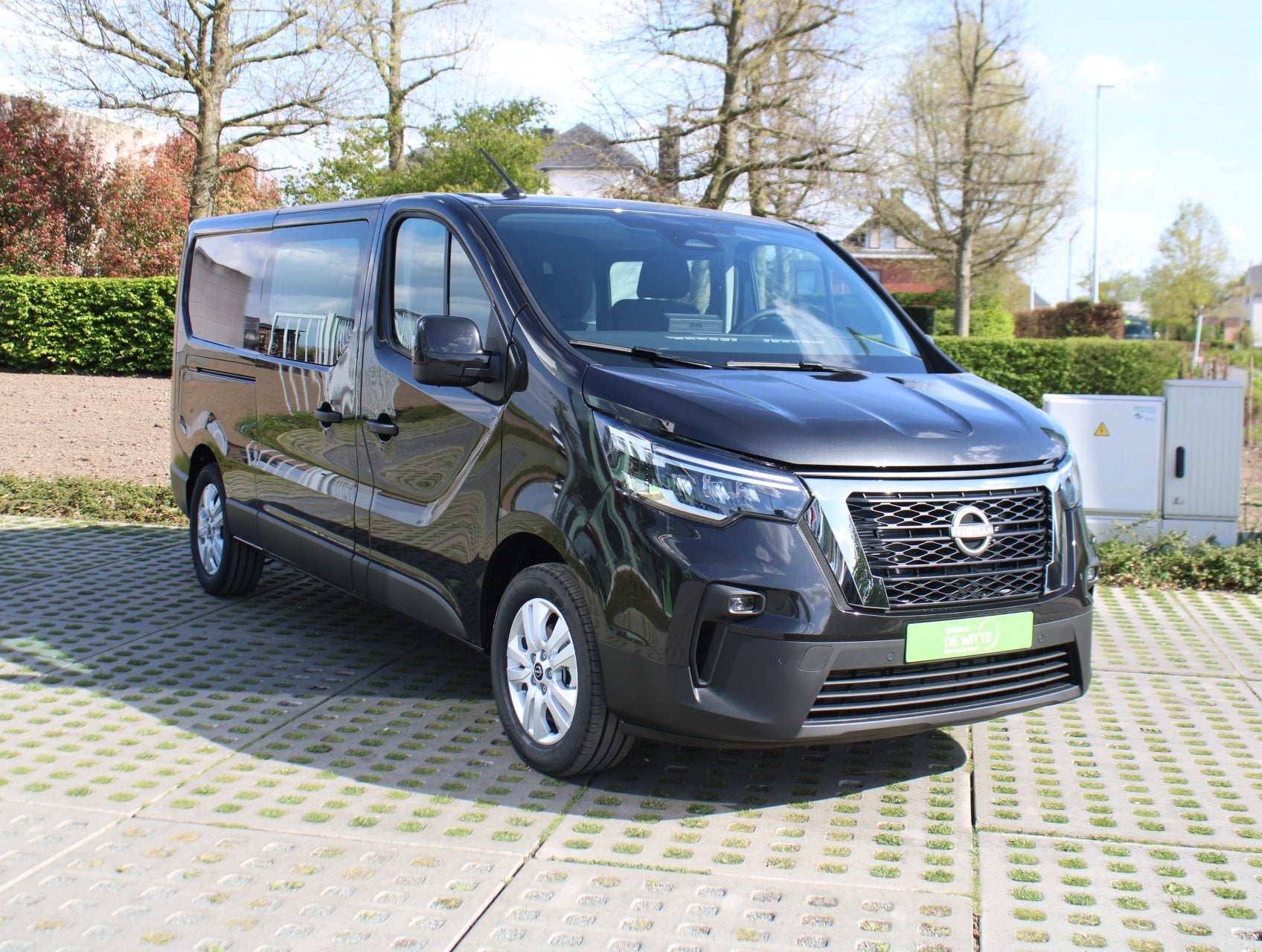 Nissan Primastar Dubbele Cabine L2H1 150pk DCT Tekna, Auto's, Automaat, Parkeersensor, Stof, Zwart