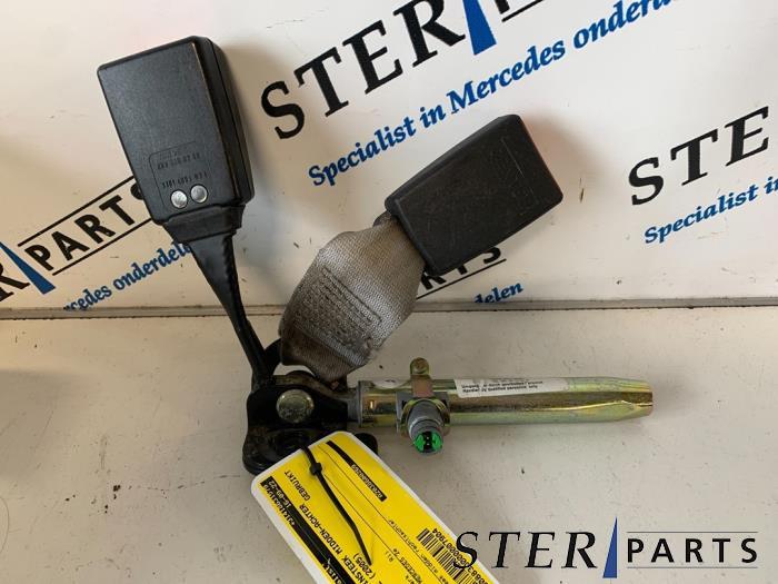 Veiligheidsgordel Insteek midden-achter van een Mercedes C-K, Auto-onderdelen, Interieur en Bekleding, Mercedes-Benz, Gebruikt