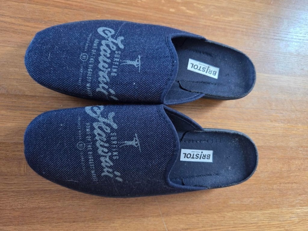 Pantoffels - maat 44 - Nog nieuw, Neuf, Enlèvement, Pantoufles, Bleu