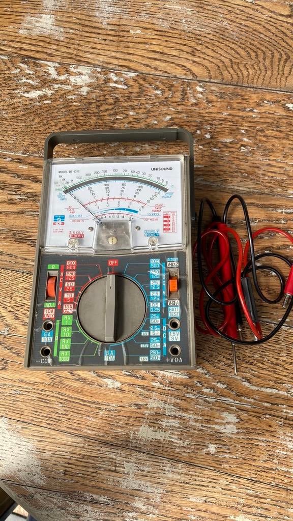 Oude multimeter, Bricolage & Construction, Instruments de mesure, Enlèvement, Comme neuf, Multimètre