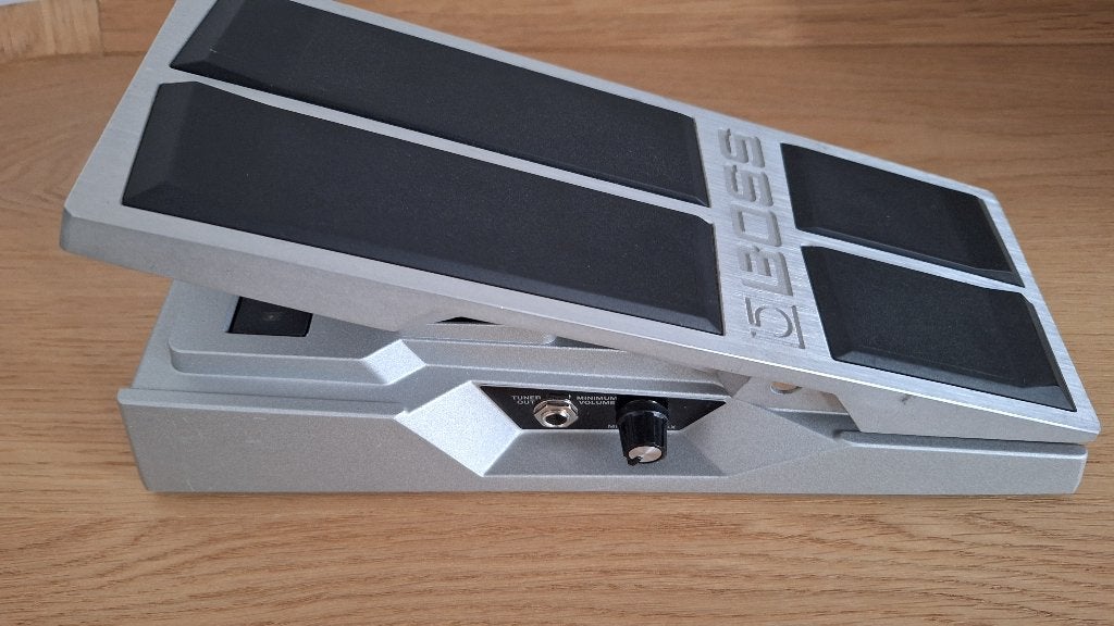 Boss FV500L volumepedaal in uitstekende staat - Stereo, Muziek en Instrumenten, Ophalen, Zo goed als nieuw, Volume