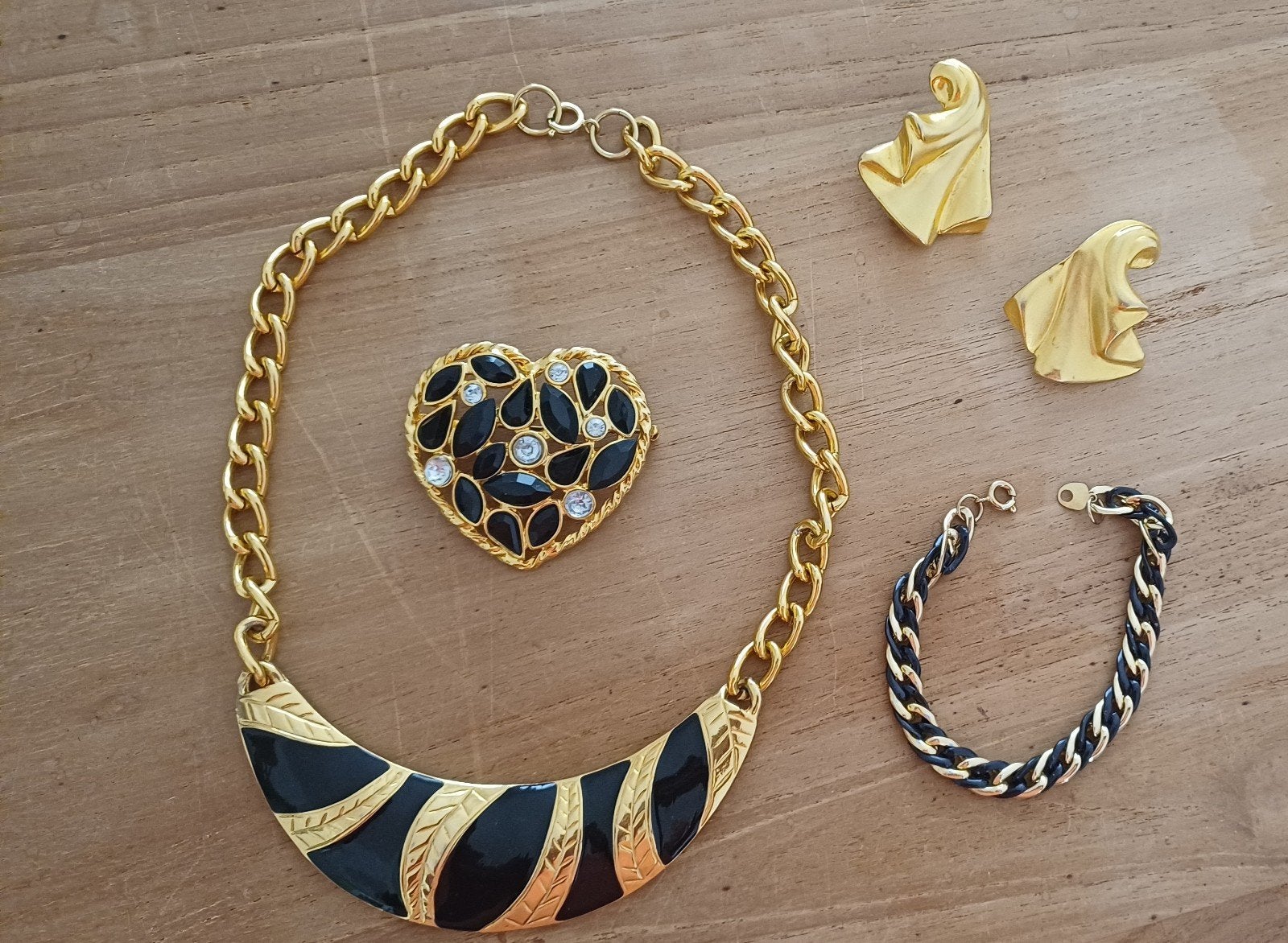 Jolie parure de bijoux dorés., Enlèvement ou Envoi, Comme neuf, Autres matériaux