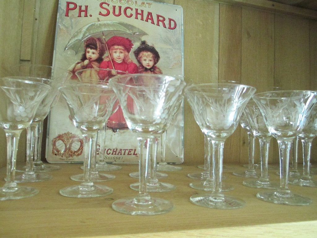 24 oude kristallen glazen, Ophalen