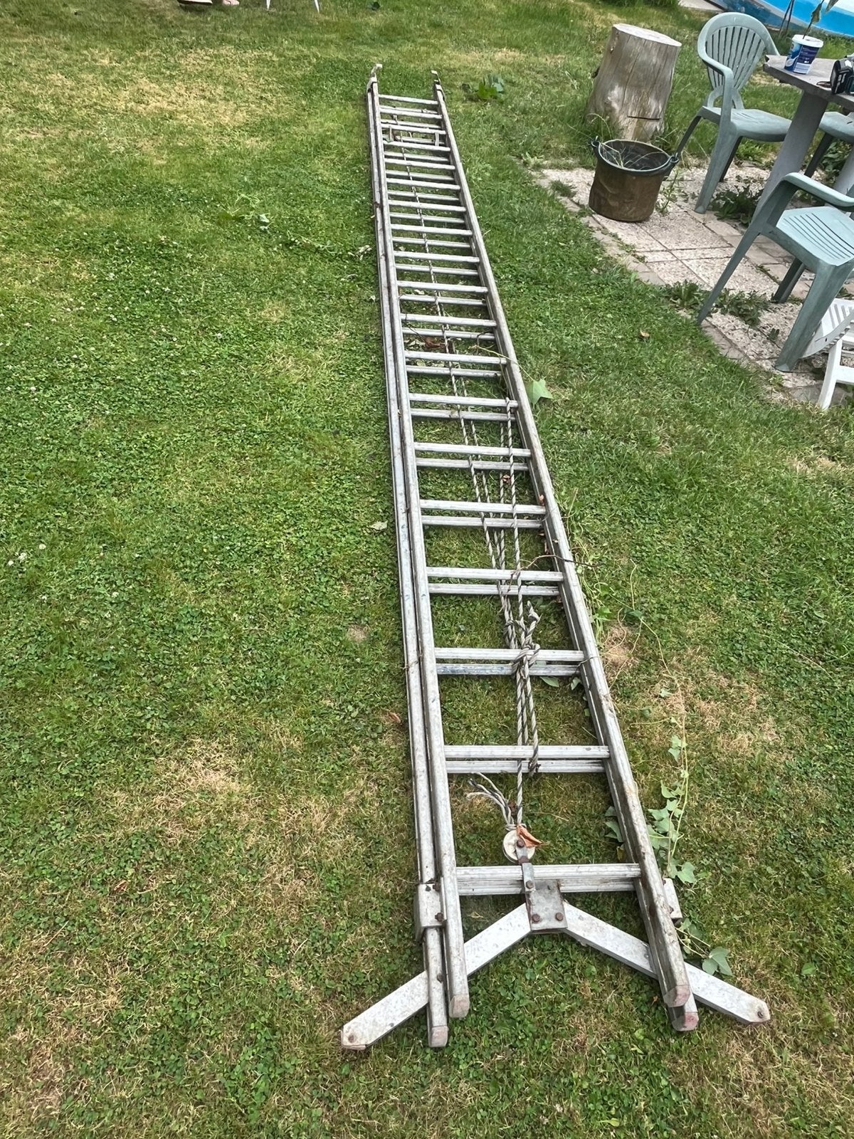 Perfecty tweedelige ladder, Doe-het-zelf en Bouw, Ladders en Trappen, Ophalen, Zo goed als nieuw, Ladder
