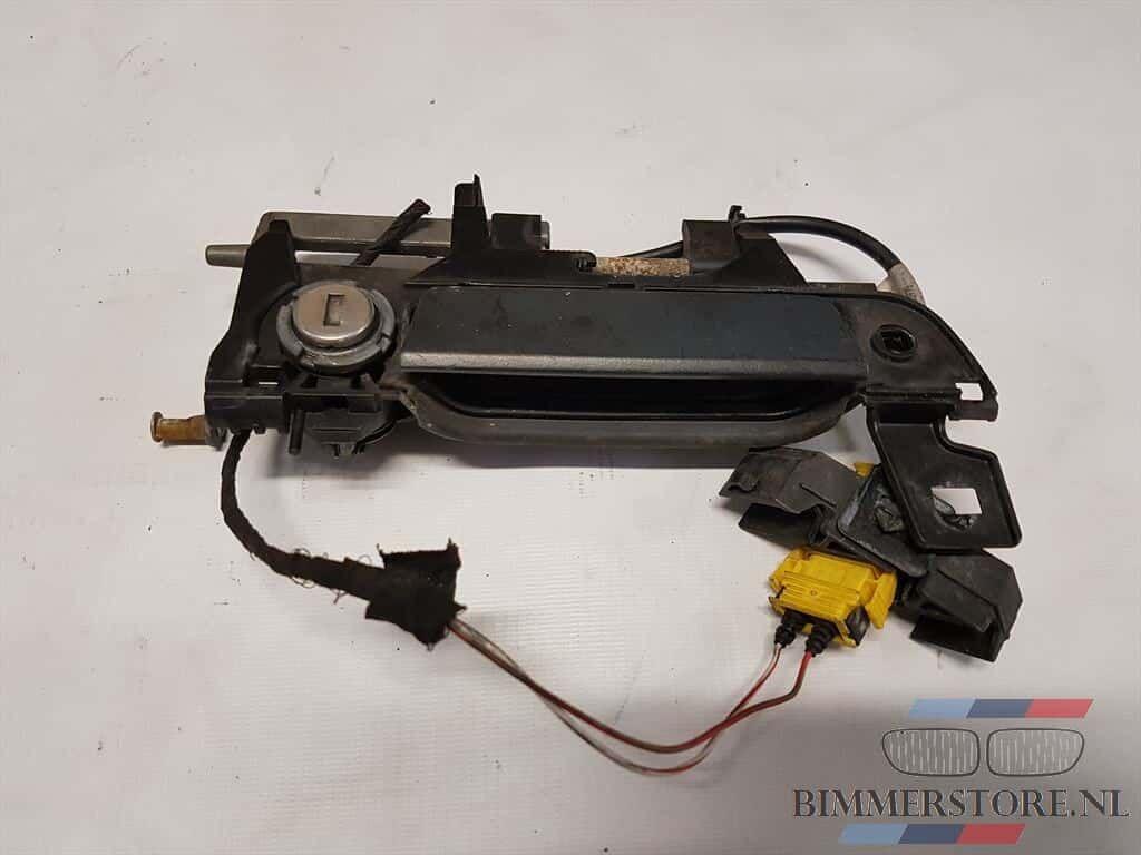 Deurgreep buiten links voor BMW E34 51218148617 8148617, Auto-onderdelen, Gebruikt, -, Deur, -