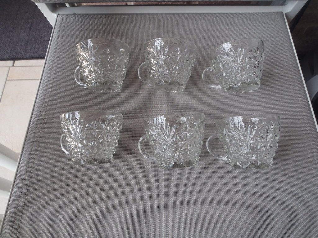 1 lot de 12 tasses en verre taillé vintage, Enlèvement ou Envoi, Vintage, Comme neuf, Verre