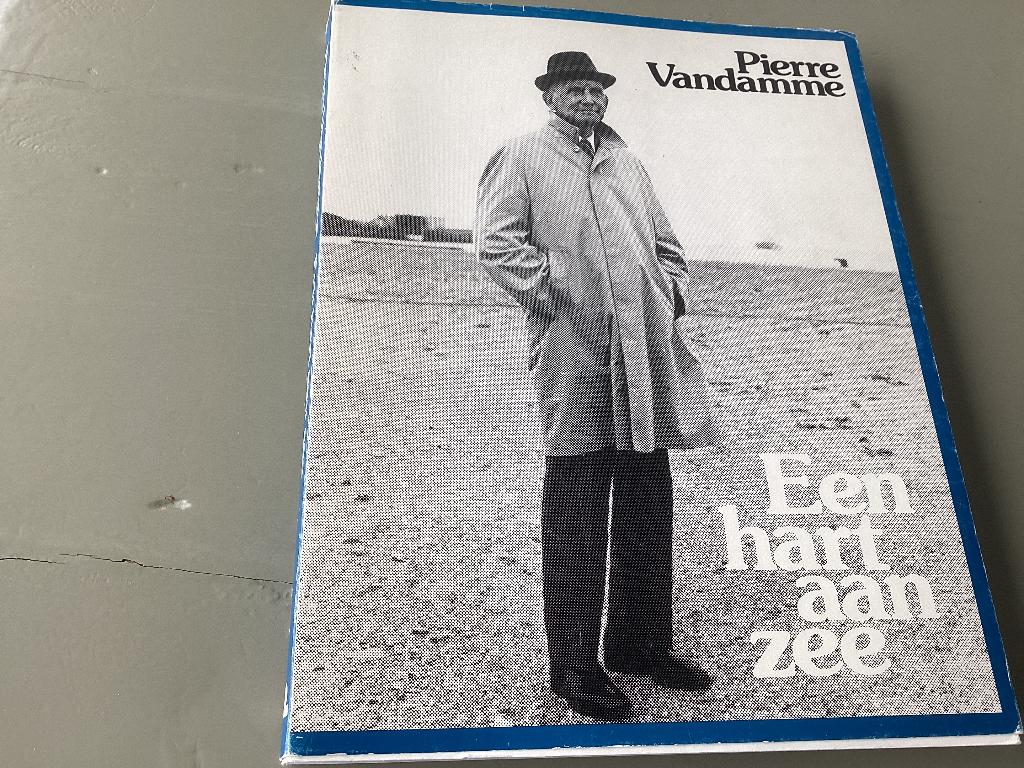 Pierre VANDAMME. Een hart aan zee, Boeken, Ophalen of Verzenden, 20e eeuw of later, Gelezen