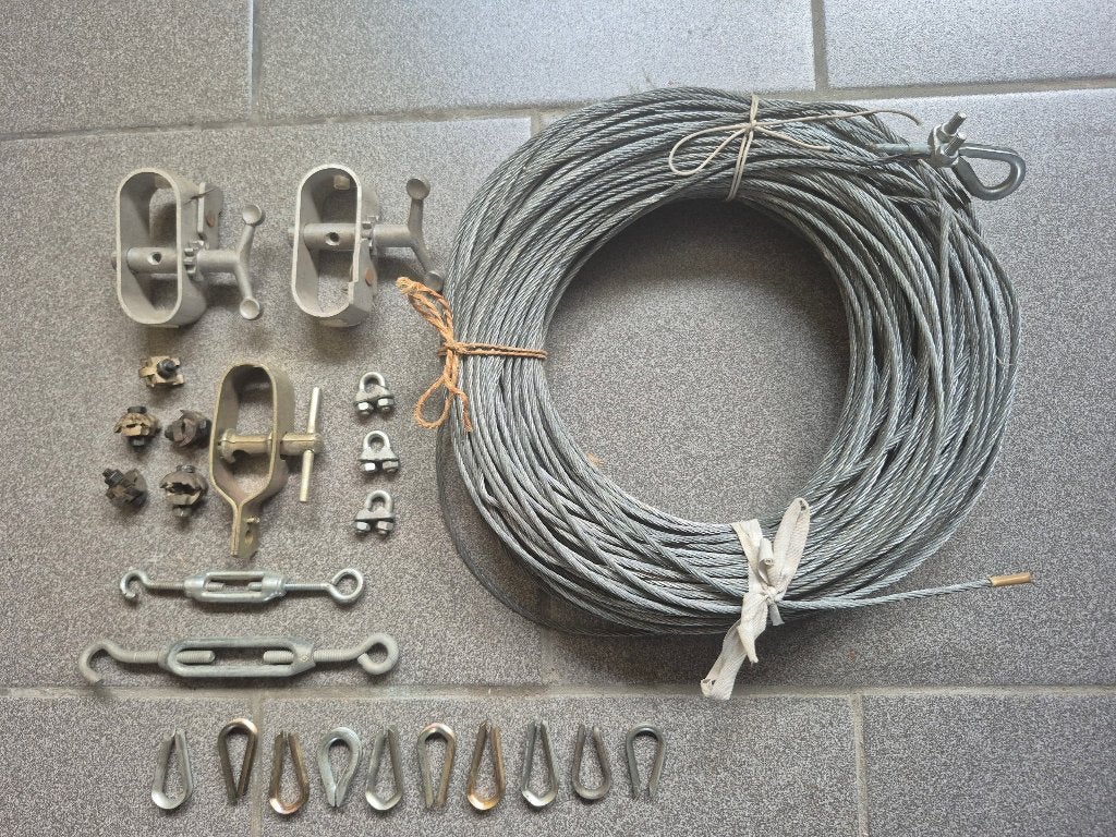 100 mètres de câble galvanisé + accessoires divers, Ophalen of Verzenden, Zo goed als nieuw