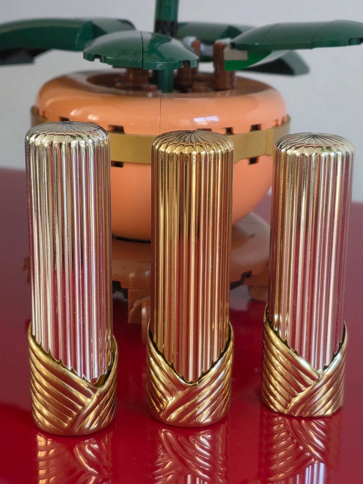 Lot de 4 rouges à lèvres vintage Elizabeth Arden - Déco Retr, Enlèvement ou Envoi, Or, Lèvres, Maquillage