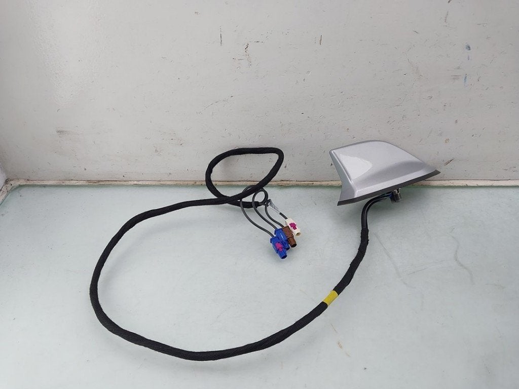 ANTENNE Renault Megane IV Estate (RFBK) (|282065466R|), Gebruikt, Renault, Peter-Huppertz-Straße 5
51063  Köln, DE, Dialog.deutschland@renault.de