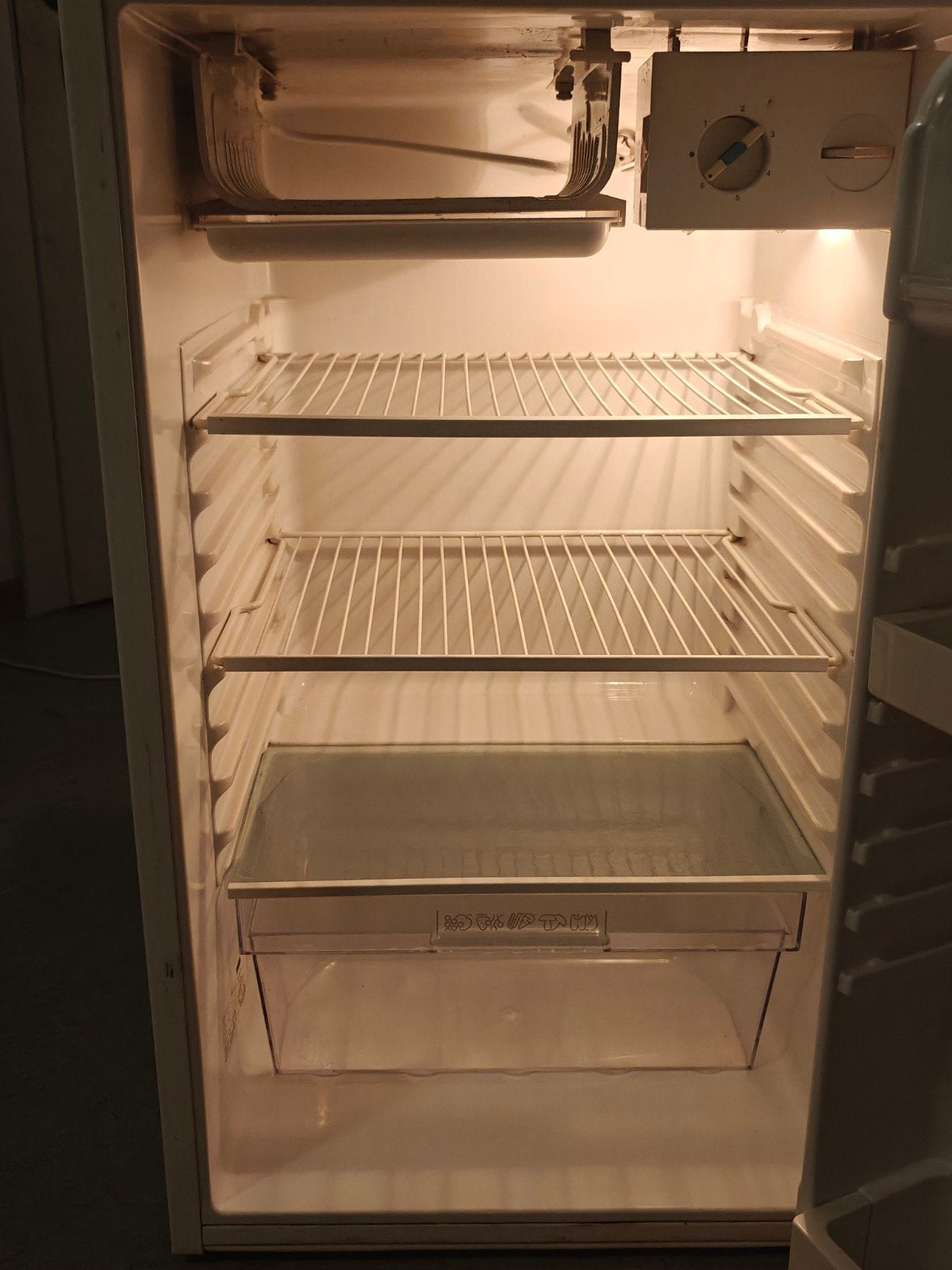 Frigo état correct à venir chercher sur Saint Gilles, Enlèvement