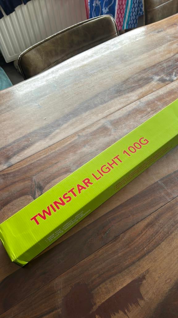 2 lampes Twinstar 100 g, LED RGB, spectre complet, Animaux & Accessoires, Poissons | Aquariums & Accessoires, Comme neuf, Éclairage ou Chauffage