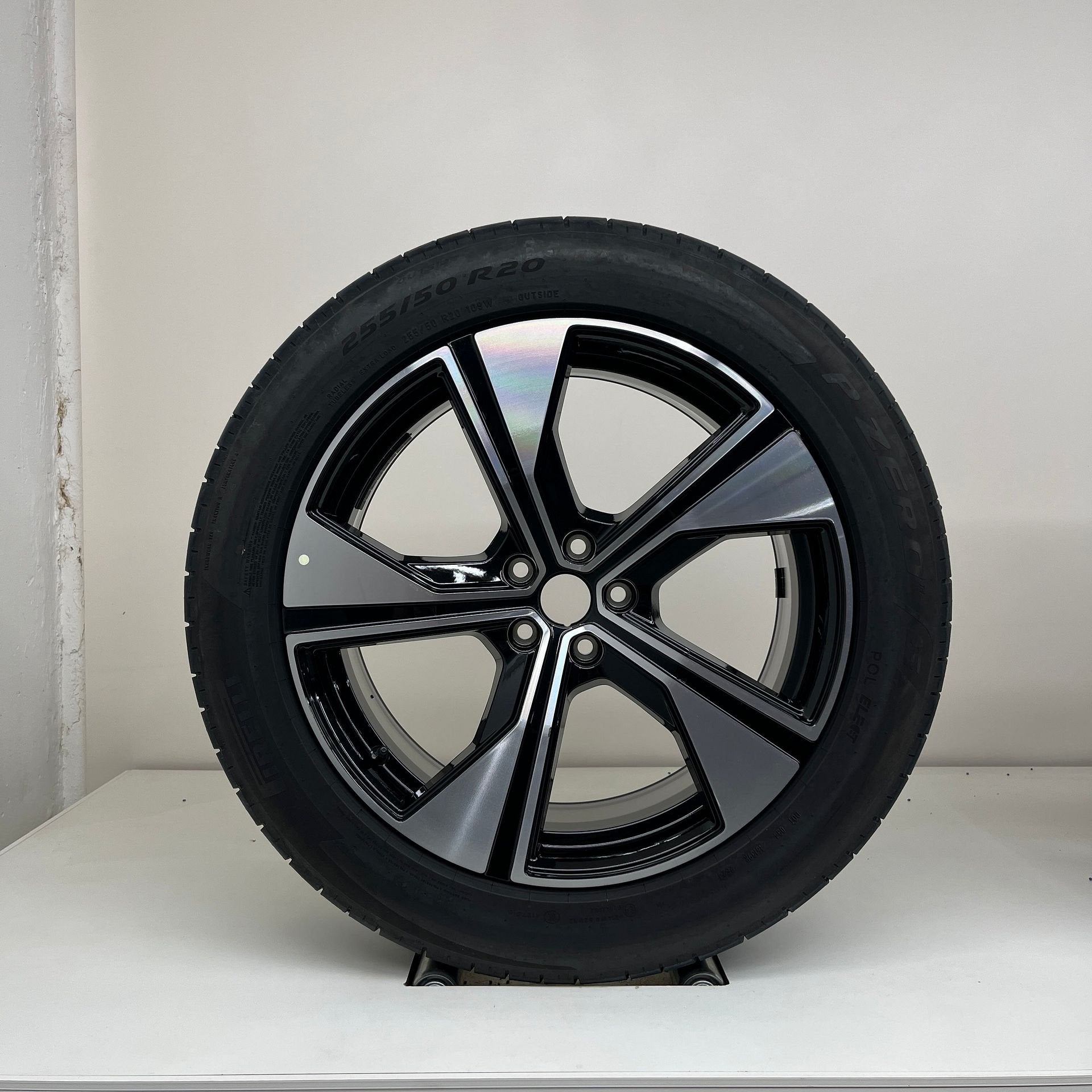 Polestar 4 - 20 inch - zomerbanden, Autos : Pièces & Accessoires, Pneus & Jantes, Pneus et Jantes, 255 mm, Enlèvement ou Envoi