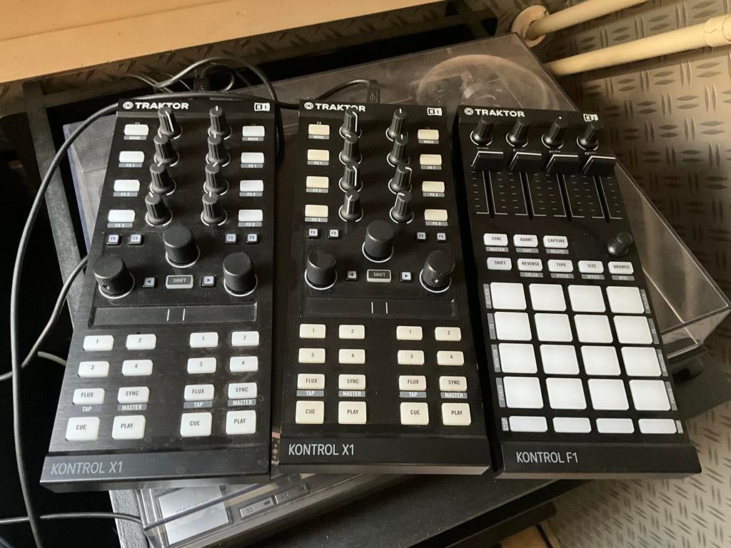 Traktor X1 mk2 and F1, Musique & Instruments, Enlèvement, Comme neuf