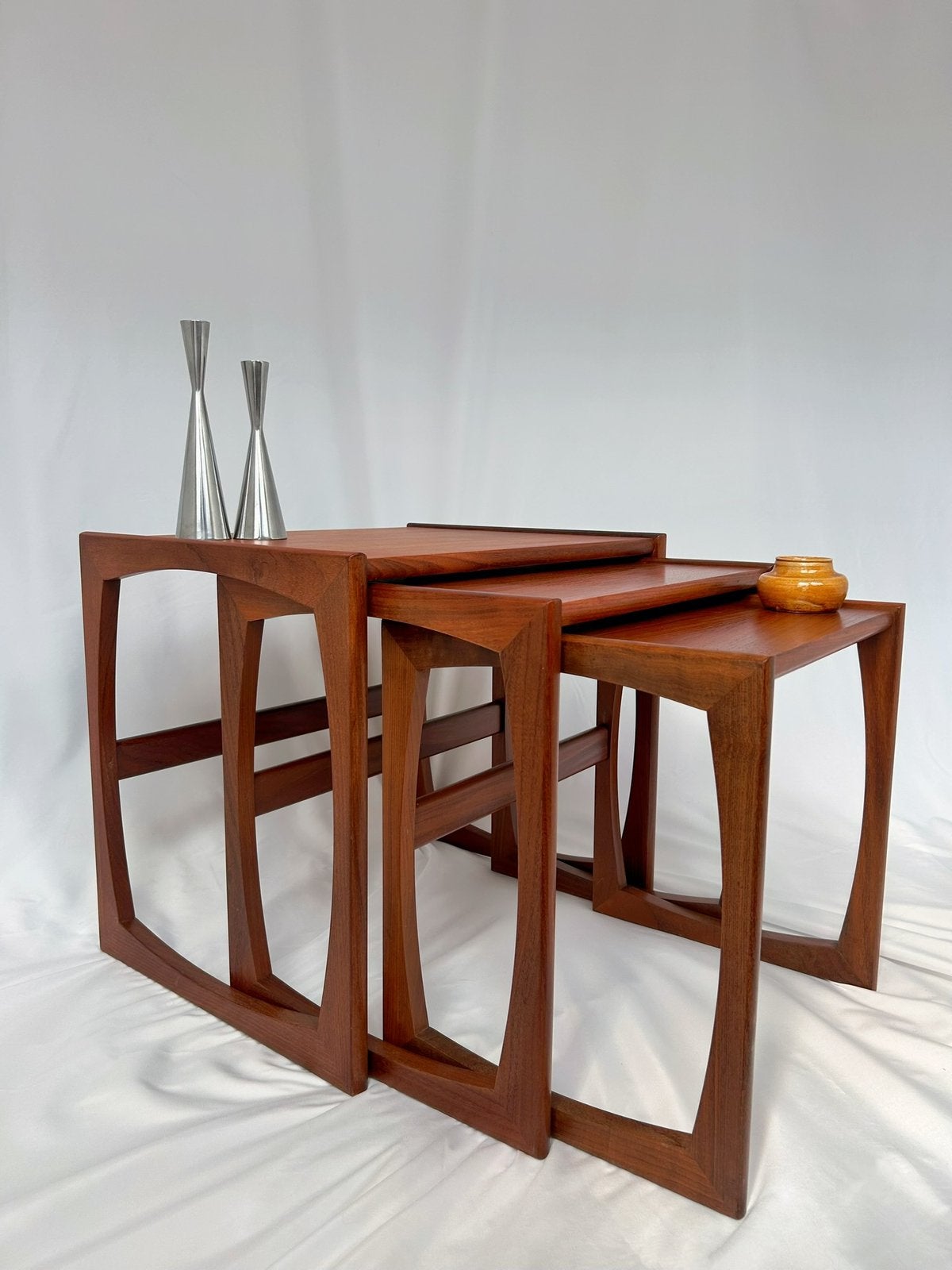 Table gigogne vintage G-Plan « Quadrille » - Teck / 1960, Antiek en Kunst, Antiek | Meubels | Tafels, Ophalen