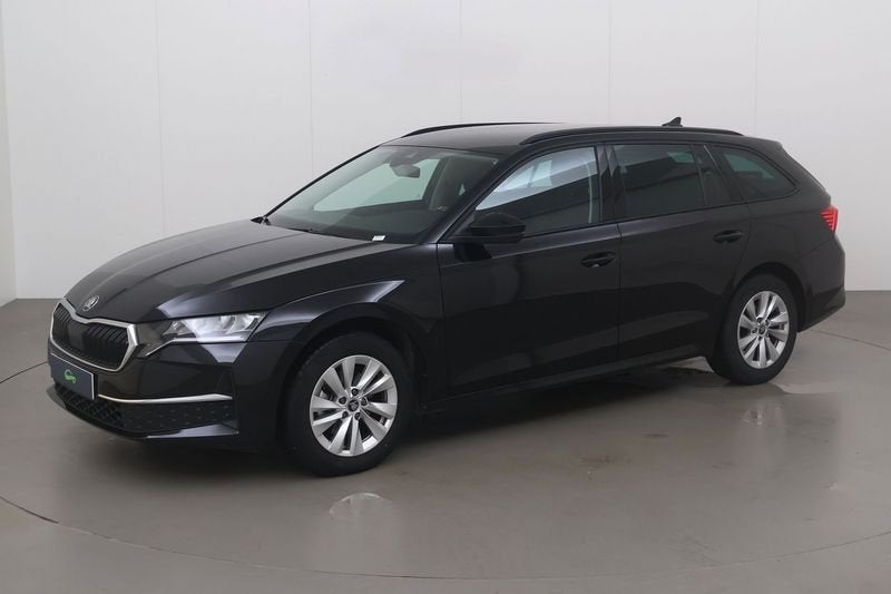 Skoda Octavia Sw 1.5 tsi etec selection 150 AT, Auto's, Skoda, Automaat, 4 cilinders, Overige bekleding, Zwart