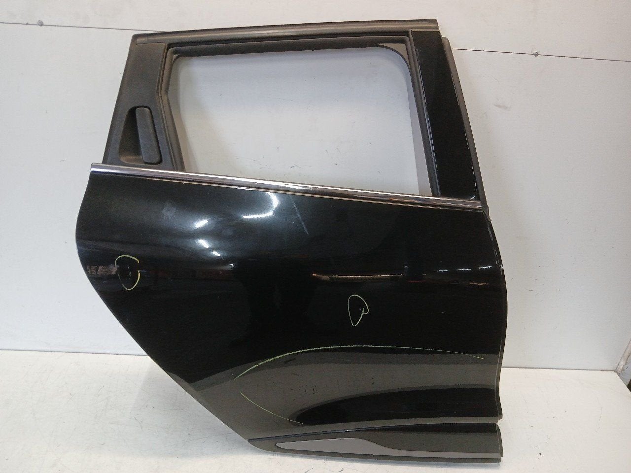 Portier rechts achter Renault Clio, Auto-onderdelen, Onderdelen@venauto.nl, Van der Ven Autorecycling B.V., Gebruikt, Ettenseweg 76, 4706 PB Roosendaal, The Netherlands