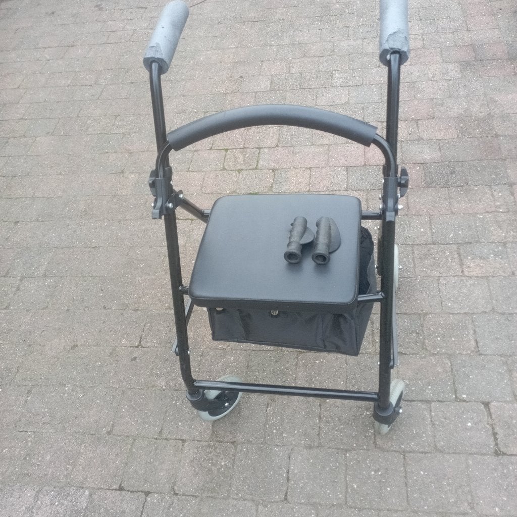 1 opvouwbaar rollator, Ophalen, Opvouwbaar, Zo goed als nieuw