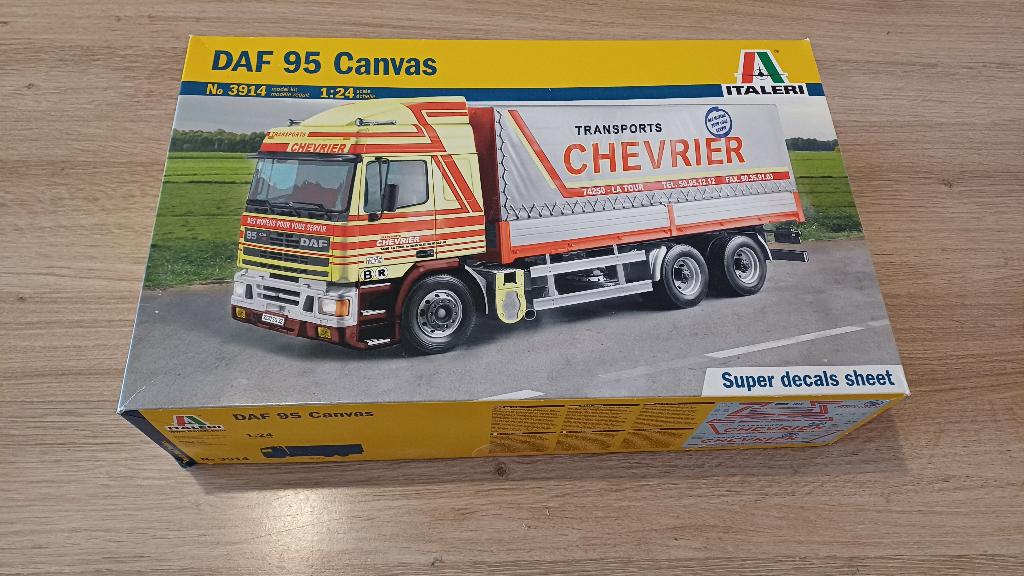 [1/24] Italeri 3914 - Daf 95 Canvas (2016), Hobby en Vrije tijd, Modelbouw | Auto's en Voertuigen, Italeri, Groter dan 1:32, Nieuw