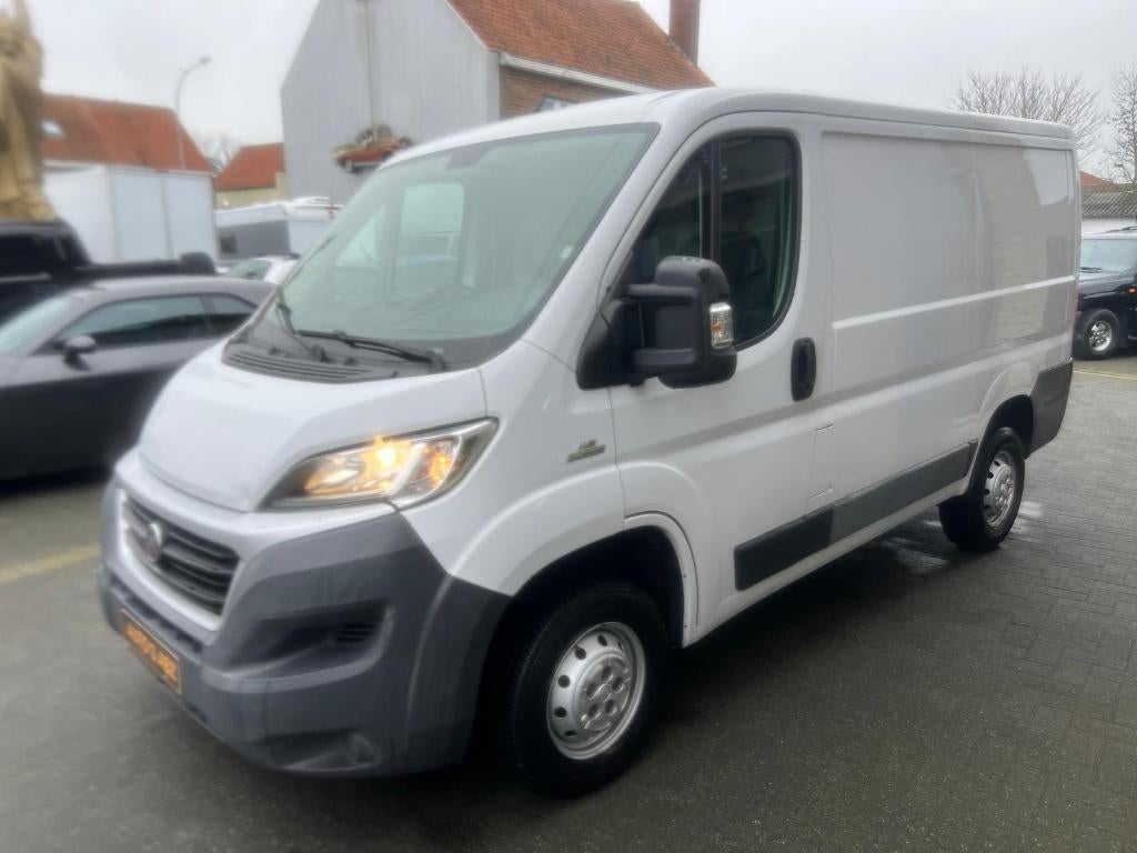 Fiat Ducato 2.0 D lichte vracht, Auto's, Stof, 1956 cc, Zwart, Navigatiesysteem