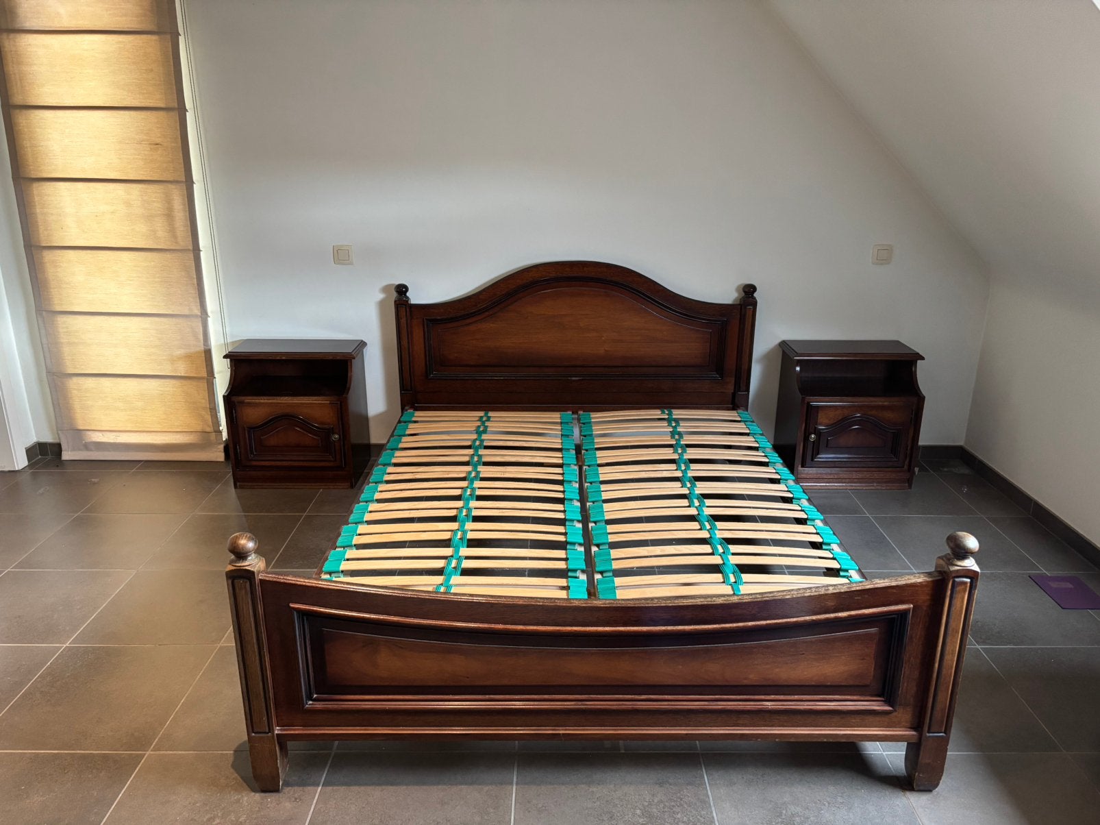 Slaapkamer : bed en nachtkastjes, Ophalen, Zo goed als nieuw, Twijfelaar