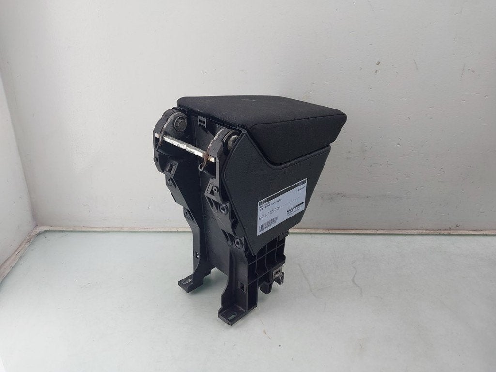 ACCOUDOIR CENTRAL Seat Arona (KJX) (01-2017/-), Utilisé, Seat