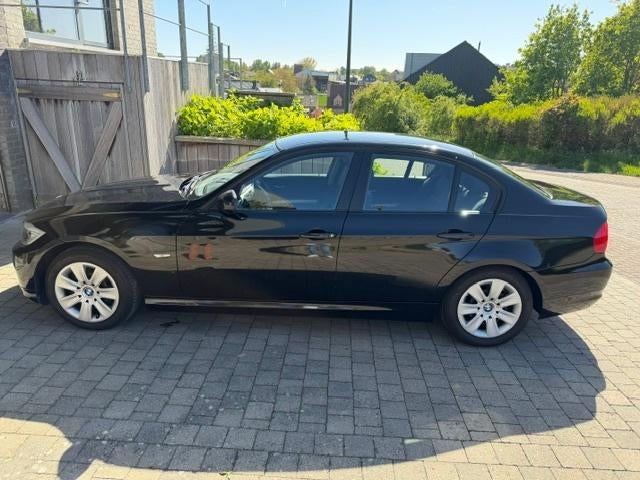 BWM 318i - Benzine - Automaat - 148.000km, Auto's, BMW, Euro 5, 1995 cc, Zwart, Zwart