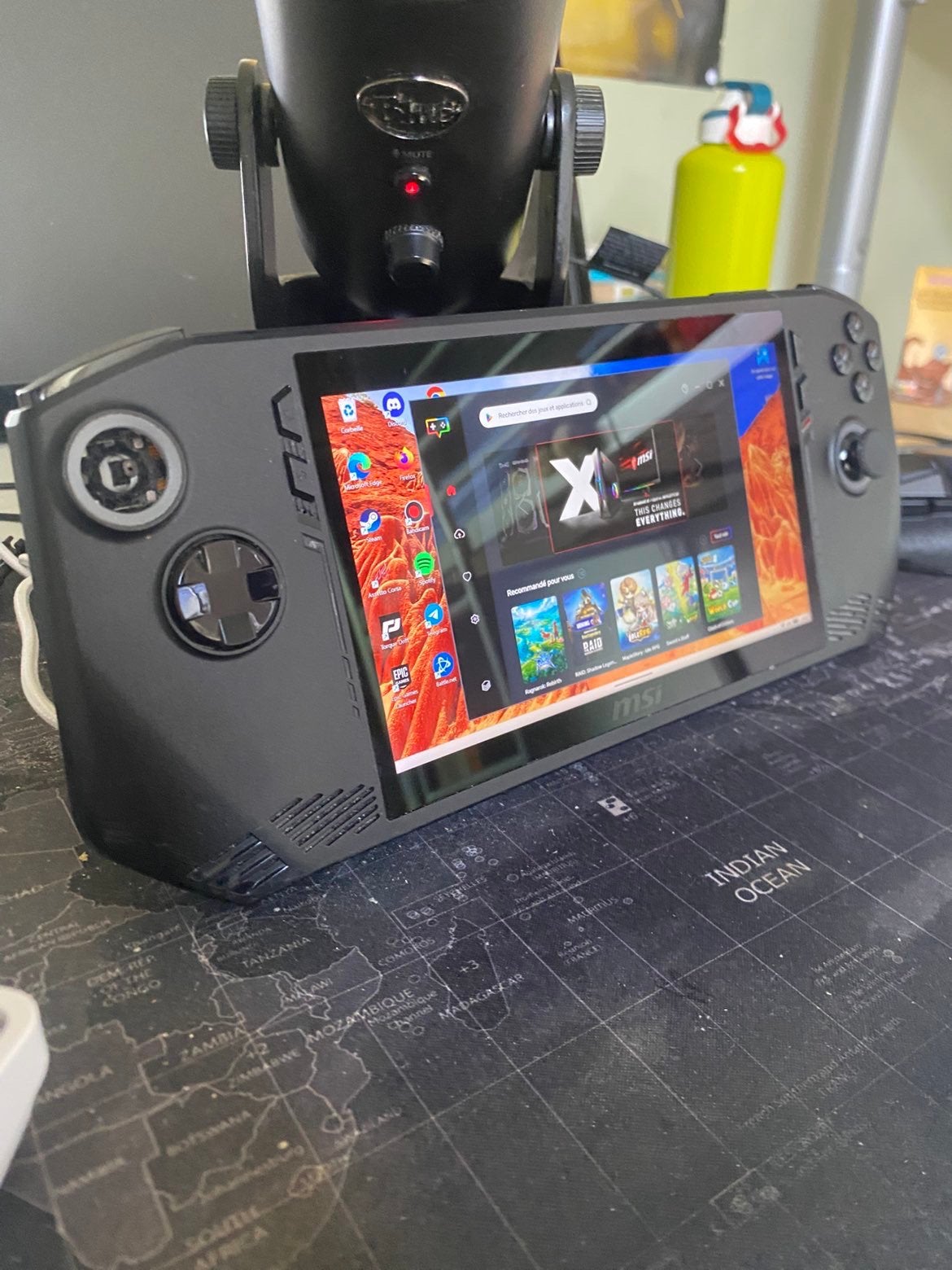 Msi claw vendu avec chargeur, Ophalen, MSI, Zo goed als nieuw