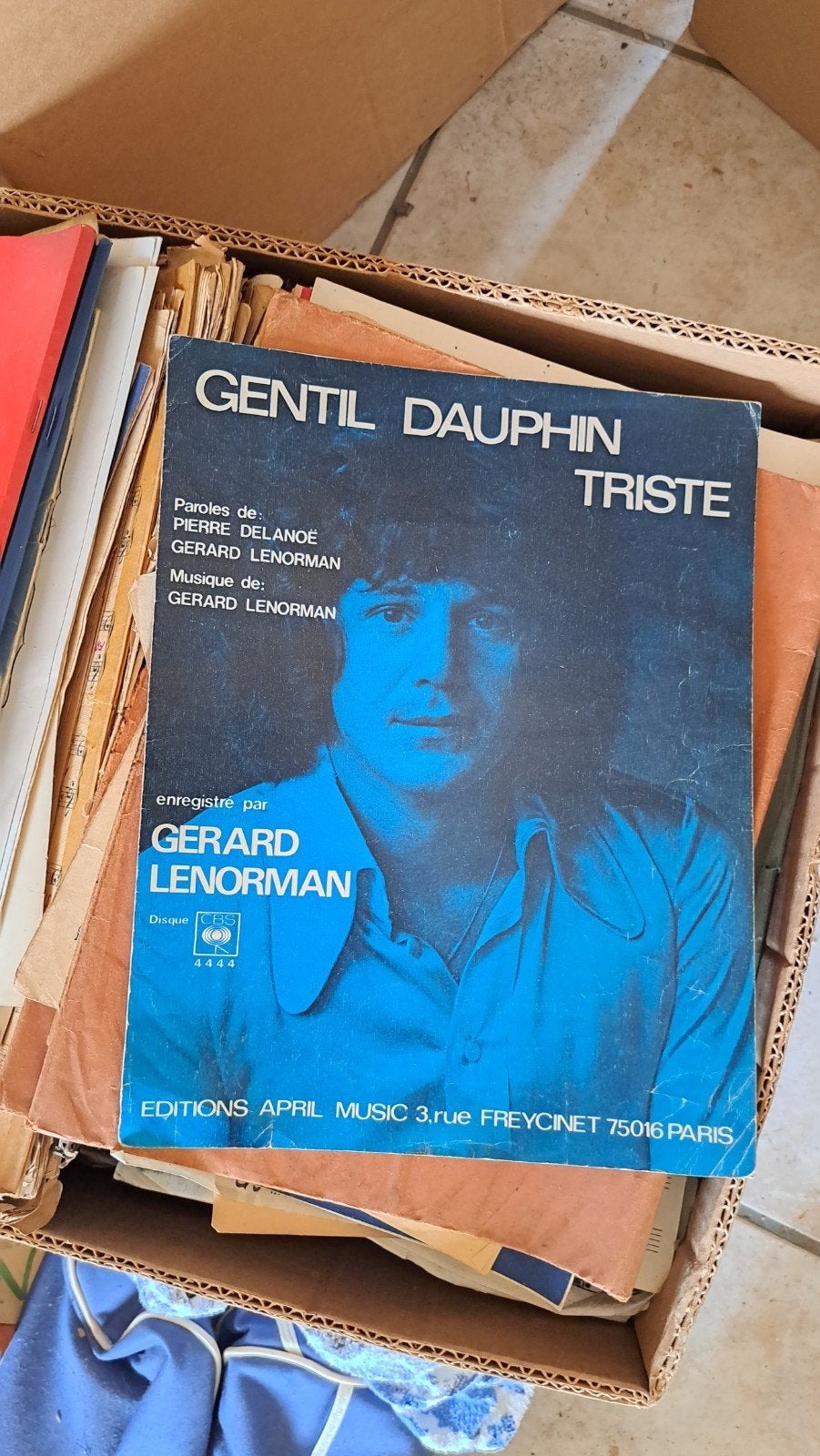 à vendre grande caisse de partition de musique, Muziek en Instrumenten, Bladmuziek, Ophalen