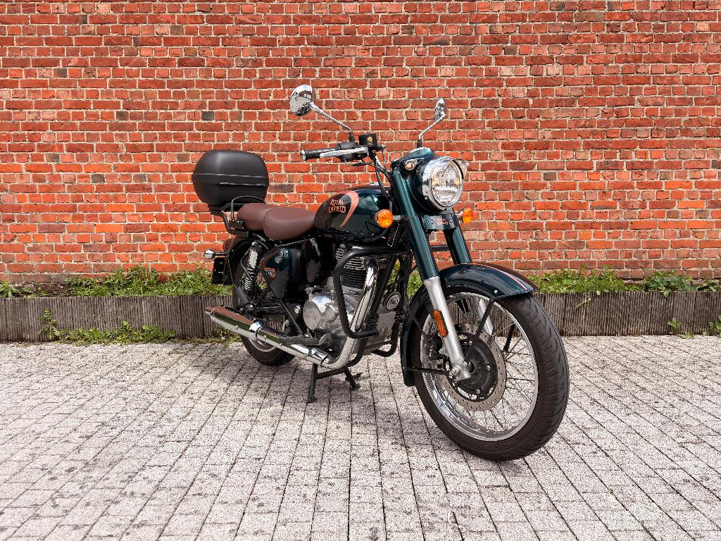 Royal Enfield Classic 350, lage kilomterstand, met topkoffer, Motoren, Occasion, Bedrijf, Toermotor, Minimaal motorrijbewijs A2