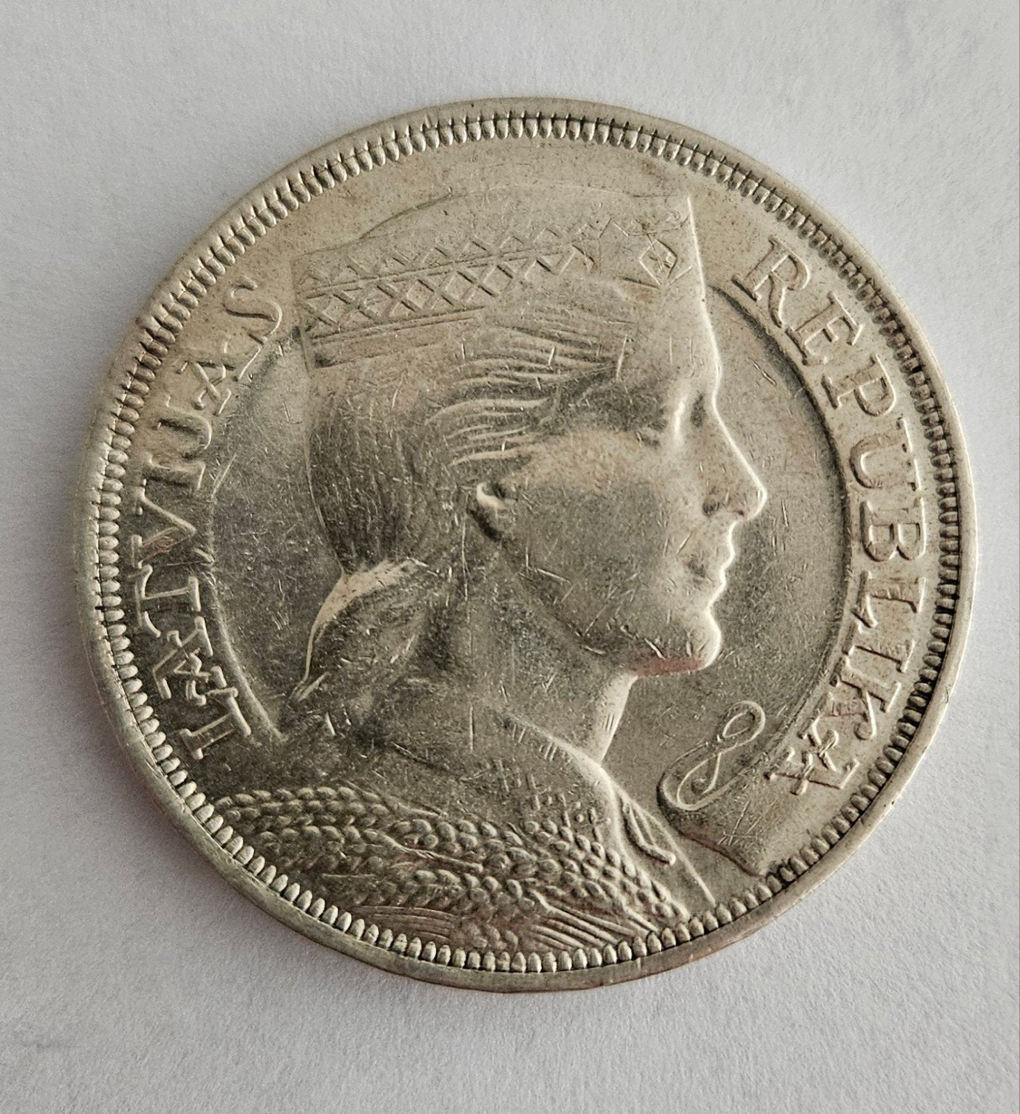 Letland – 5 Lati 1932 (Milda), Postzegels en Munten, Munten | Amerika, Ophalen of Verzenden, Zilver