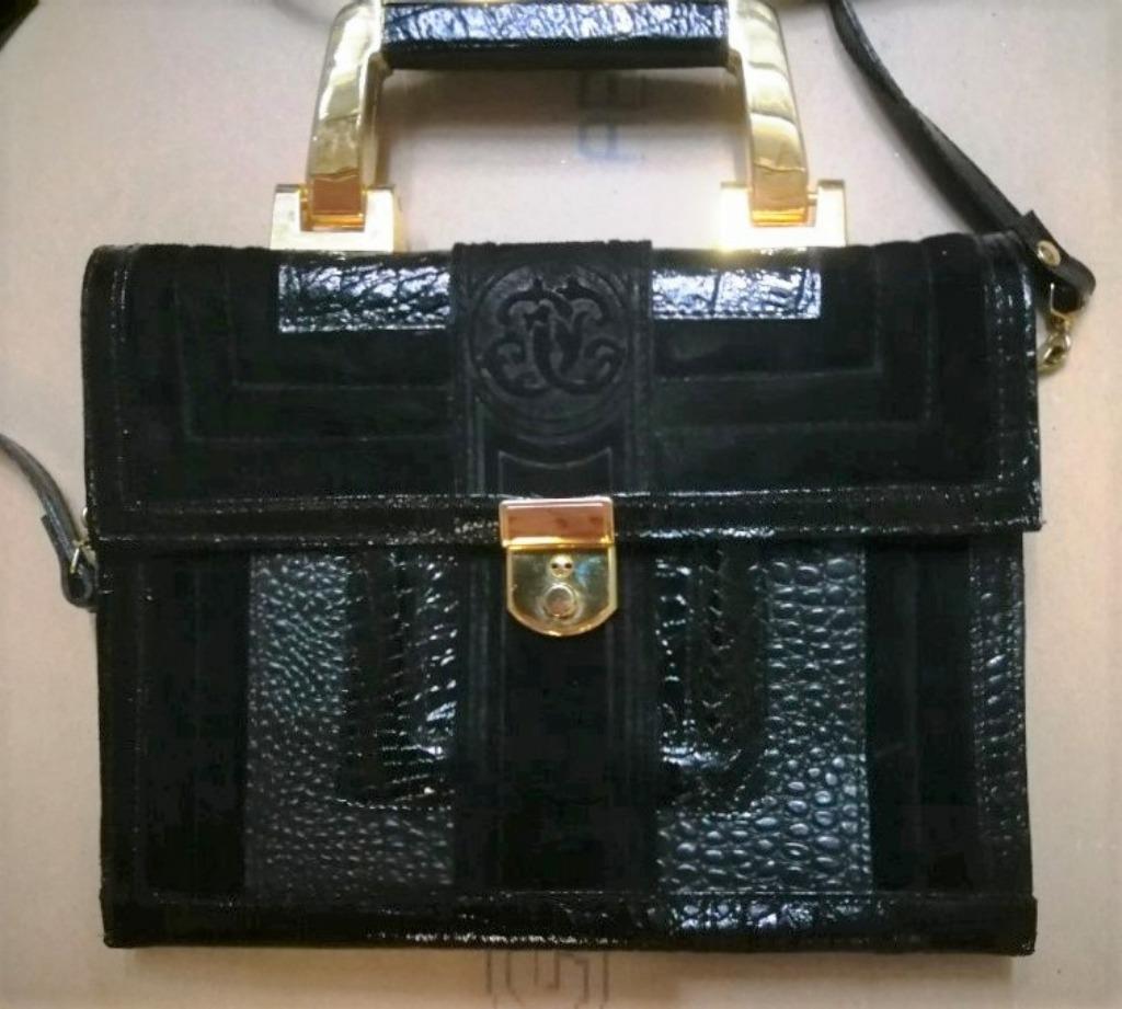 Zwart handtasje - leder & daim, Handtassen en Accessoires, Tassen | Damestassen, Zo goed als nieuw, Handtas, Zwart, Ophalen of Verzenden