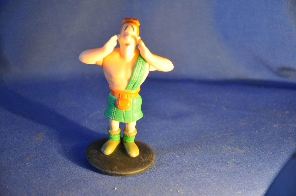 figurine mac oloch de la bd asterix, Verzamelen, Stripfiguren, Zo goed als nieuw, Beeldje of Figuurtje, Asterix en Obelix, Ophalen of Verzenden