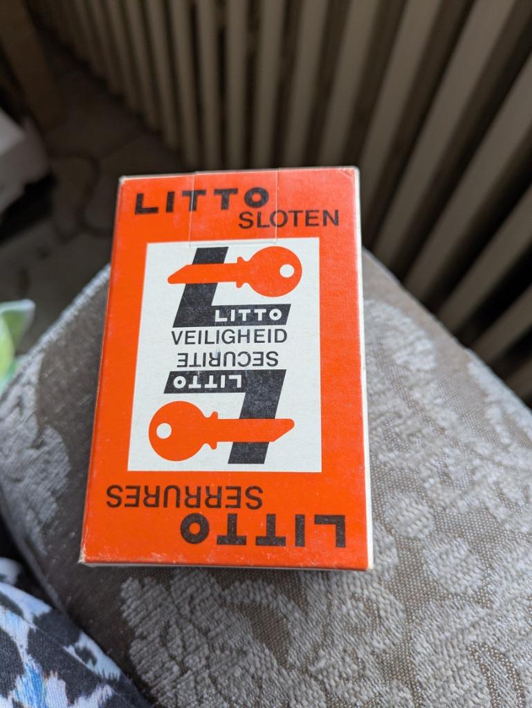 Litto sloten, Ophalen of Verzenden, Zo goed als nieuw, Speelkaart(en)