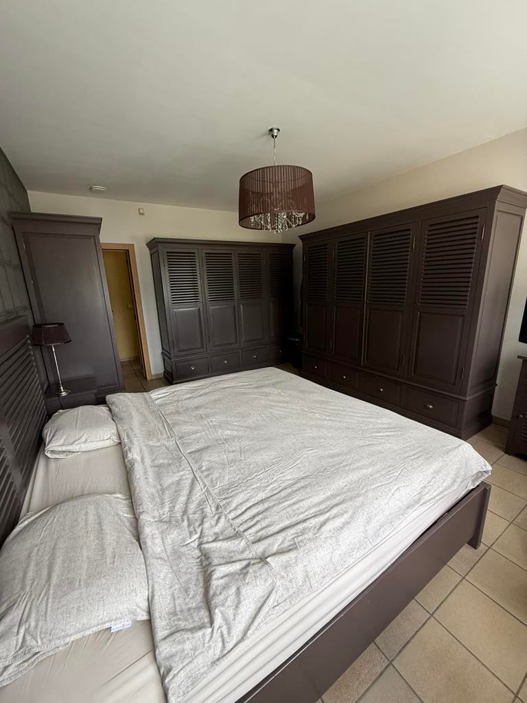 Chambre en pin massif, Enlèvement, Comme neuf, Deux personnes