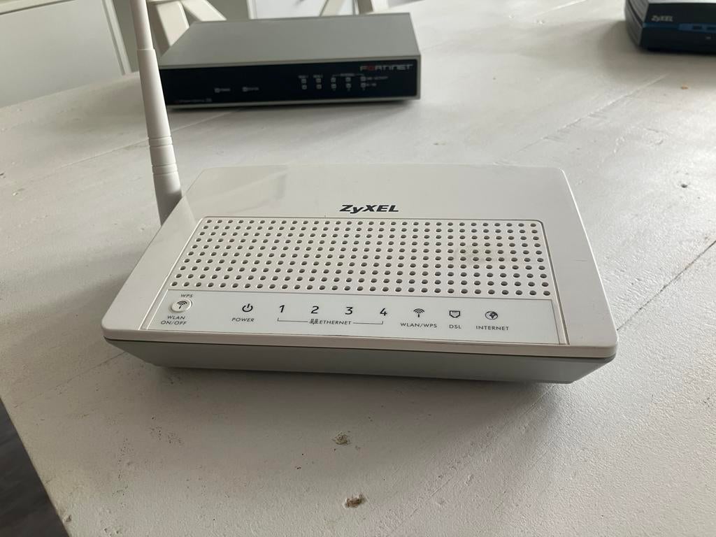 Zyxel VDSL2 draadloze modemrouter, Computers en Software, Ophalen of Verzenden, Gebruikt