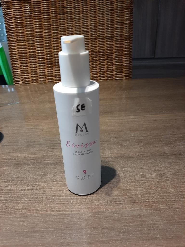 Mylene eivissa shower cream, Handtassen en Accessoires, Uiterlijk | Lichaamsverzorging, Ophalen