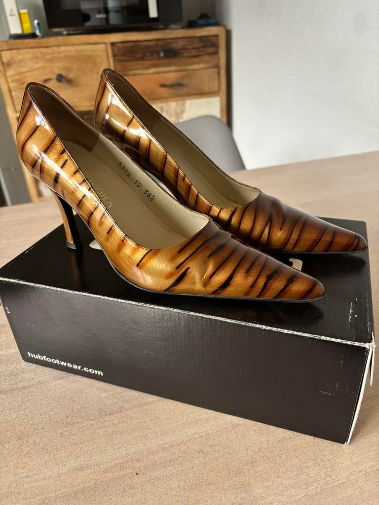 Beau escarpins Alexandra. en etat neuf. Pointure 38,5., Vêtements | Femmes, Enlèvement, Comme neuf, Escarpins