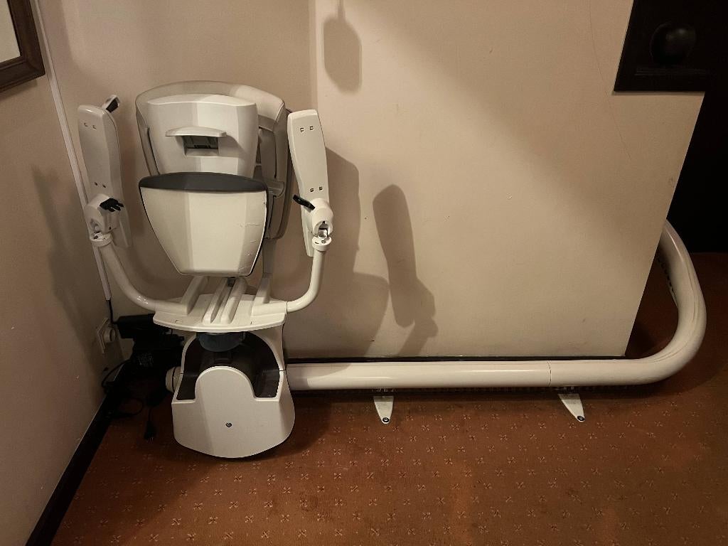 Witte traplift ThyssenKrupp, Diversen, Trapliften, Ophalen, Gebruikt, Met bocht