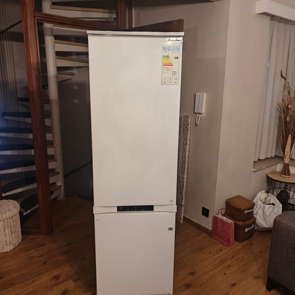 Inbouw koelkast whirlpool, Elektronische apparatuur, Koelkasten en IJskasten, Ophalen, 160 cm of meer, Zo goed als nieuw, Energieklasse A of zuiniger