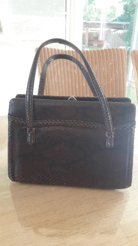 Handtas in donkerbruin krokodillenleer, Handtassen en Accessoires, Tassen | Damestassen, Ophalen of Verzenden, Zo goed als nieuw