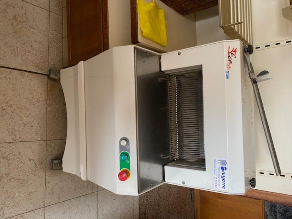 machine à couper le pain, Enlèvement