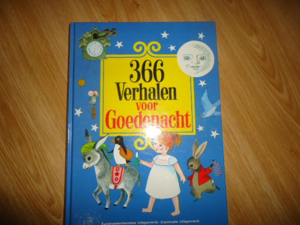 boek: 366 verhalen voor goedenacht, Ophalen of Verzenden, Zo goed als nieuw, Fictie algemeen
