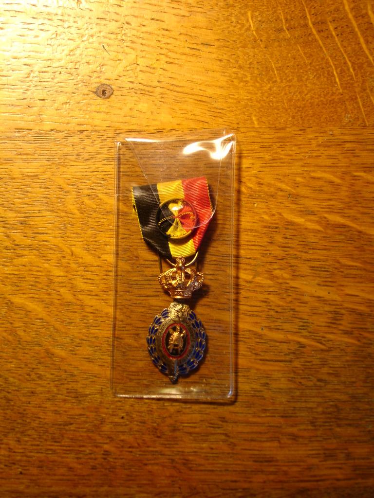 Médaille du travail 1ere classe Belgique, Collections, Enlèvement ou Envoi, Autres, Ruban, Médaille ou Ailes