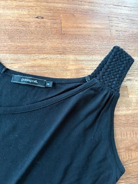 Topje Passport maat 40, Kleding | Dames, Maat 38/40 (M), Passport, Zwart, Ophalen of Verzenden