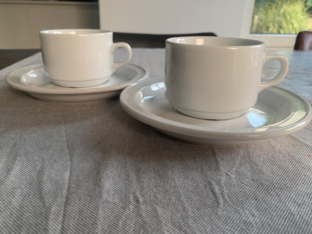 Effen witte tas met ondertas voor 8 personen, Huis en Inrichting, Keuken | Servies, Ophalen, Gebruikt, Porselein, Kop(pen) en/of Schotel(s)