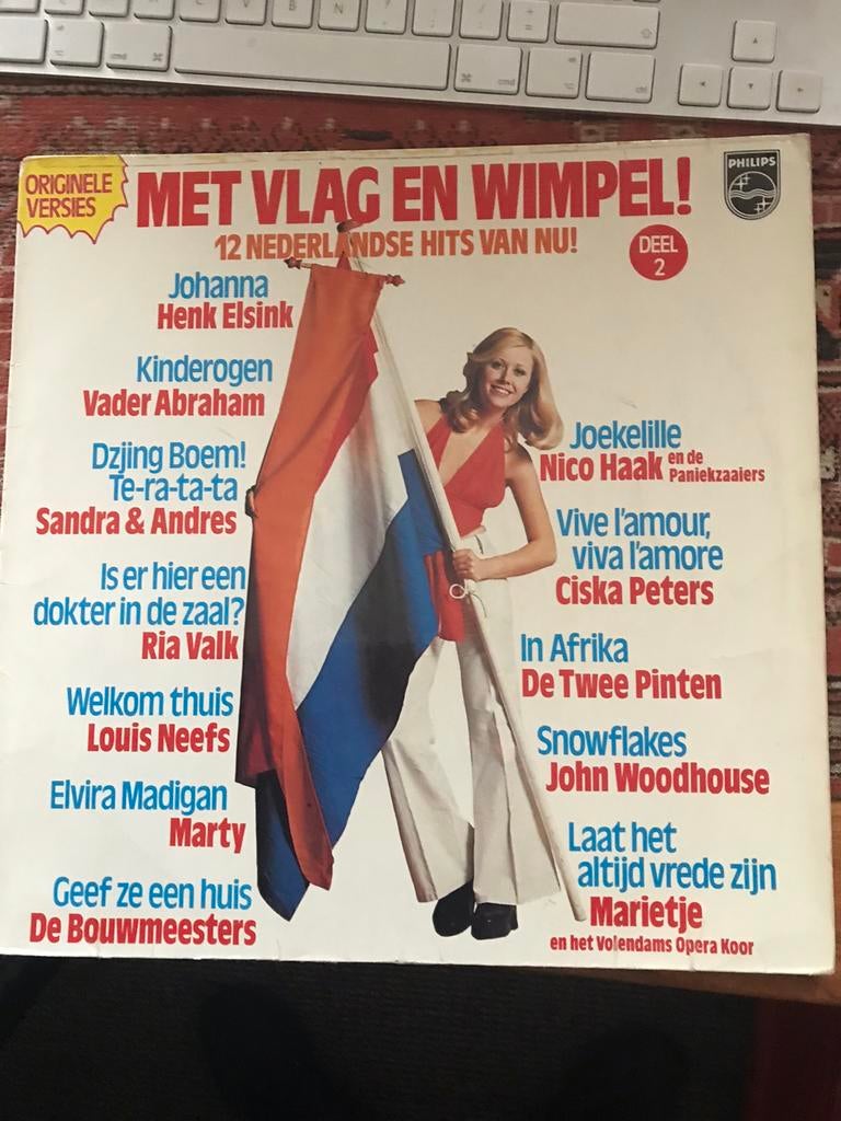 Lp. Met vlag en wimpel / ned talig hits., Ophalen of Verzenden, Gebruikt