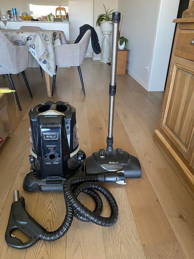 Stofzuiger, Ophalen, Zo goed als nieuw, Reservoir, 1200 tot 1600 watt