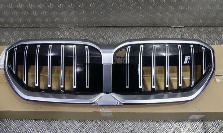 Grille BMW, Enlèvement, BMW